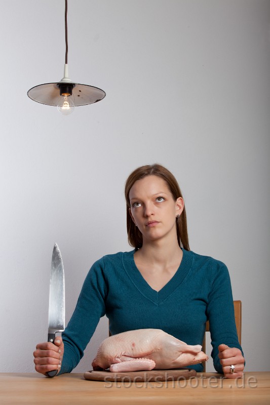 _MG_3322_duck.jpg - young woman and a raw duck